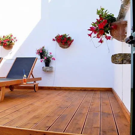 Cathedral Apartment *